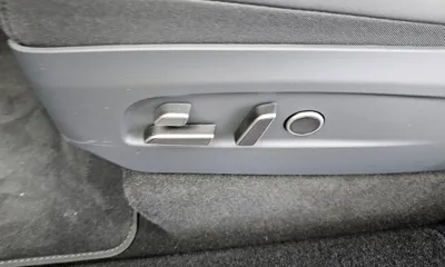 Tesla Model Y 2026, 40 км, за 75900000 KRW - фото 31