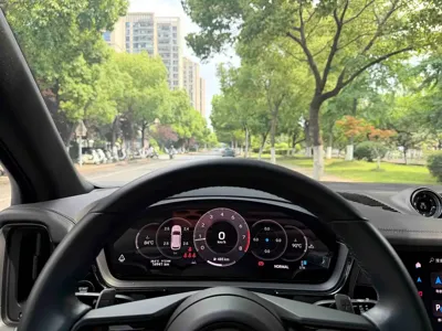 Porsche Cayenne 2024, 15000 км, за 668000 CNY - фото 26