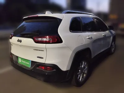 Jeep Cherokee 2016, 64600 км, за 41256.88 CNY - фото 6