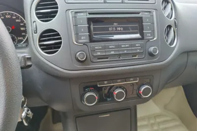 Volkswagen Tiguan 2015, 46100 км, за 53540.81 CNY - фото 12