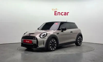 MINI Cooper · 2023 год