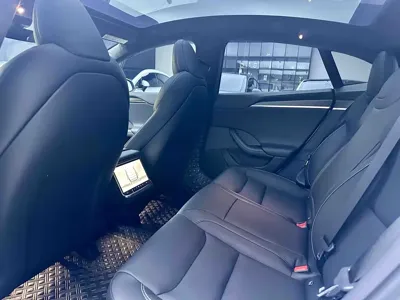 Tesla Model S 2023, 30000 км, за 569800 CNY - фото 12