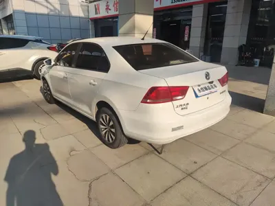 Volkswagen Santana 2016, 120000 км, за 18800 CNY