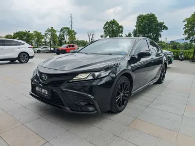 Toyota Camry · 2022 год