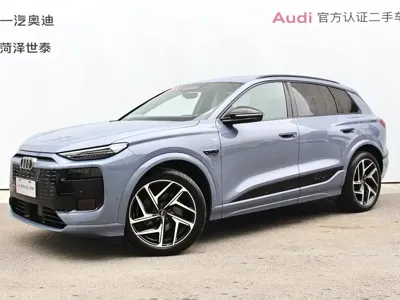 Audi 奥迪Q6L e-tron 2025, 5600 км, за 256000 CNY - фото 1
