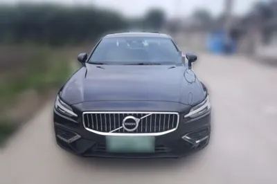 Volvo S60 2022, 57500 км, за 105558.87 CNY