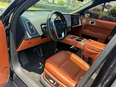Li Auto Li L8 2023, 41000 км, за 125000 CNY