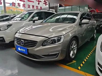 Volvo V60 · 2017 год