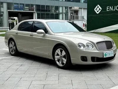 Bentley Flying Spur 2013, 145000 км, за 428000 CNY
