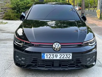 Volkswagen Golf · 2025 год