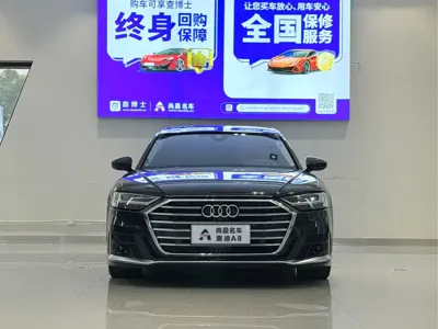 Audi A8 2022, 110000 км, за 598800 CNY