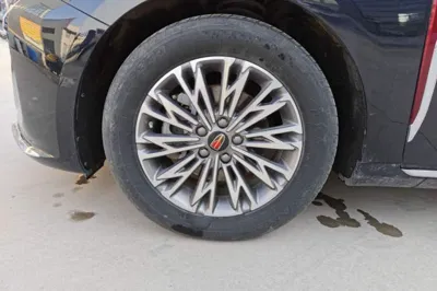 Hongqi H5 2024, 53200 км, за 99302.01 CNY - фото 8