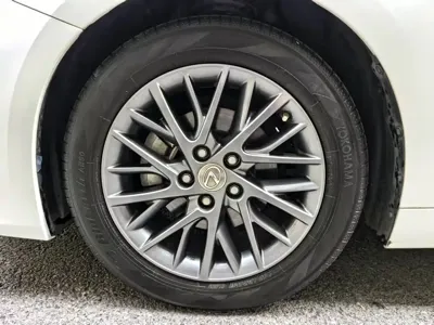 Lexus ES 2018, 76300 км, за 121100 CNY