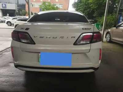 Venucia D60 EV 2022, 50000 км, за 43800 CNY - фото 8