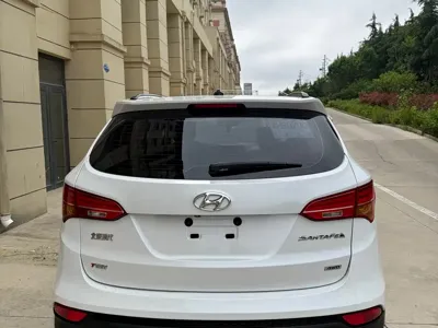 Hyundai Santa Fe 2014, 170000 км, за 33500 CNY
