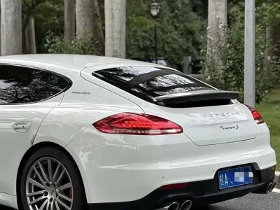 Porsche Panamera 2014, 198000 км, за 136800 CNY