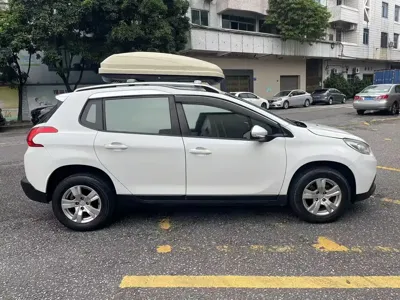 Peugeot 2008 2015, 99000 км, за 14800 CNY