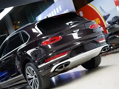 Bentley Bentayga 2023, 31000 км, за 2488000 CNY