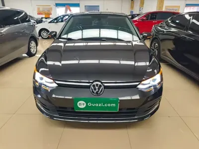Volkswagen Golf 2021, 46300 км, за 72300 CNY