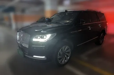 Lincoln Navigator · 2022 год