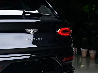 Bentley Bentayga 2023, 23000 км, за 2498000 CNY