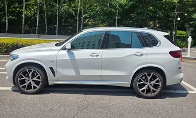 BMW X5 2022, 33190 км, за 77000000 KRW