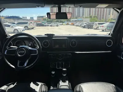 Jeep Wrangler 2019, 110000 км, за 192000 CNY