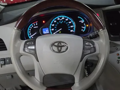 Toyota Sienna 2012, 55178 км, за 13500000 KRW - фото 10