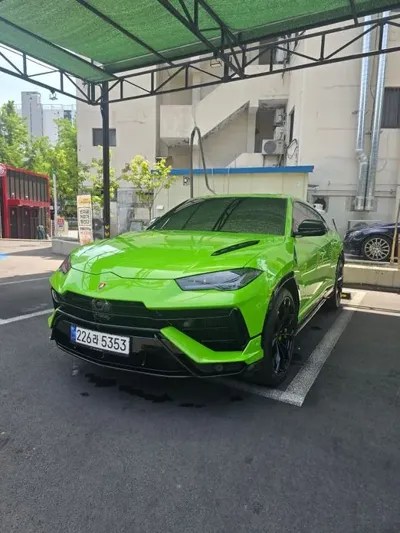 Lamborghini Urus 2023, 13000 км, за 316000000 KRW