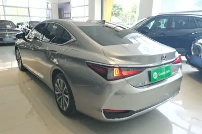 Lexus ES 2021, 24500 км, за 189395.11 CNY - фото 4