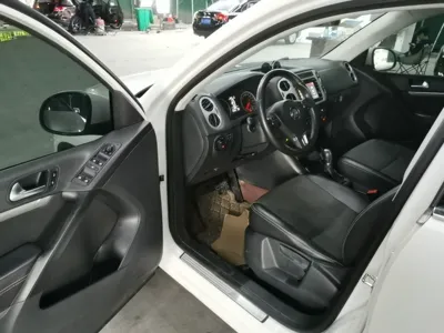 Volkswagen Tiguan 2016, 127200 км, за 52795.1 CNY - фото 26