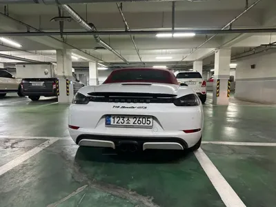 Porsche 718 2018, 64000 км, за 58000000 KRW