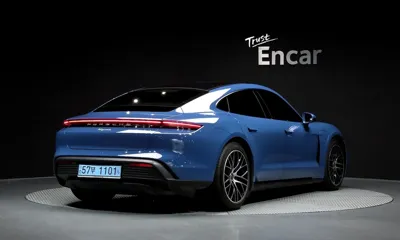 Porsche Taycan 2023, 22436 км, за 100630000 KRW