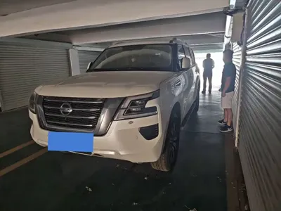 Nissan Patrol 2020, 164000 км, за 178000 CNY