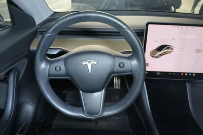 Tesla Model 3 2019, 101300 км, за 144742.36 CNY