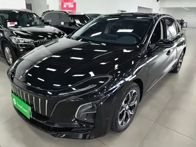 Hongqi Hongqi E-QM5 · 2023 год
