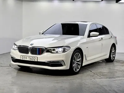 BMW 5-Series · 2018 год