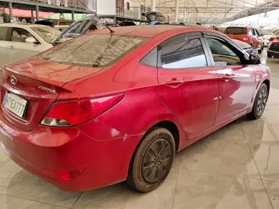 Hyundai Verna 2014, 75900 км, за 12000 CNY