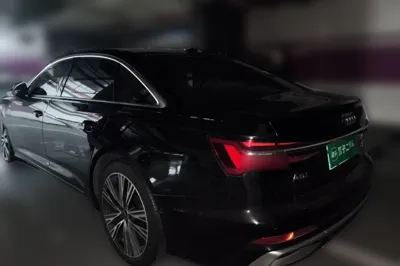 Audi A6L 2024, 44600 км, за 327580.54 CNY