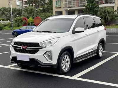 Wuling Hongguang S3 2019, 60199 км, за 28200 CNY
