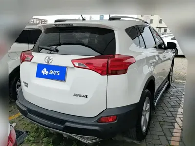Toyota RAV4 2014, 49000 км, за 46000 CNY