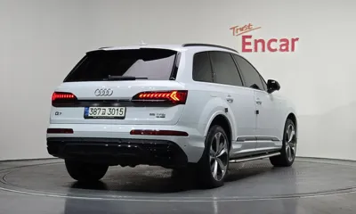 Audi Q7 2022, 52001 км, за 69500000 KRW