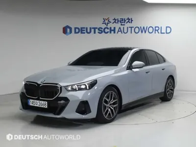 BMW 5-Series · 2026 год