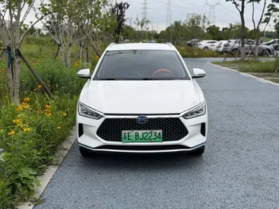 BYD e2 2020, 180000 км, за 34800 CNY