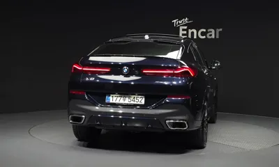 BMW X6 2025, 9079 км, за 120700000 KRW