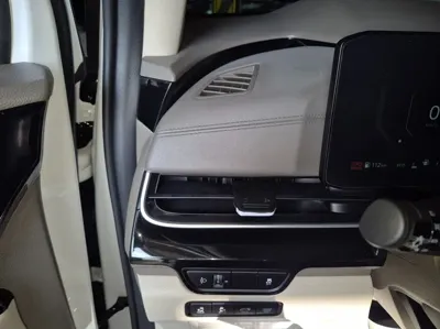 Kia Canival 2025, 15885 км, за 71710000 KRW - фото 6