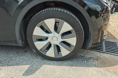 Tesla Model Y 2022, 21800 км, за 187420.18 CNY - фото 8