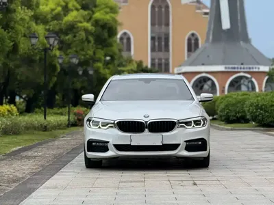 BMW 5 Series 2018, 100000 км, за 122000 CNY