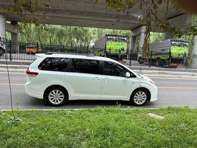 Toyota Sienna 2015, 146000 км, за 92000 CNY - фото 11