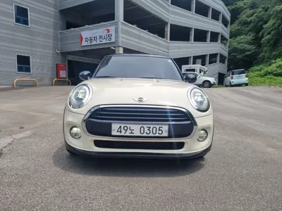 MINI Cooper 2016, 96734 км, за 7550000 KRW